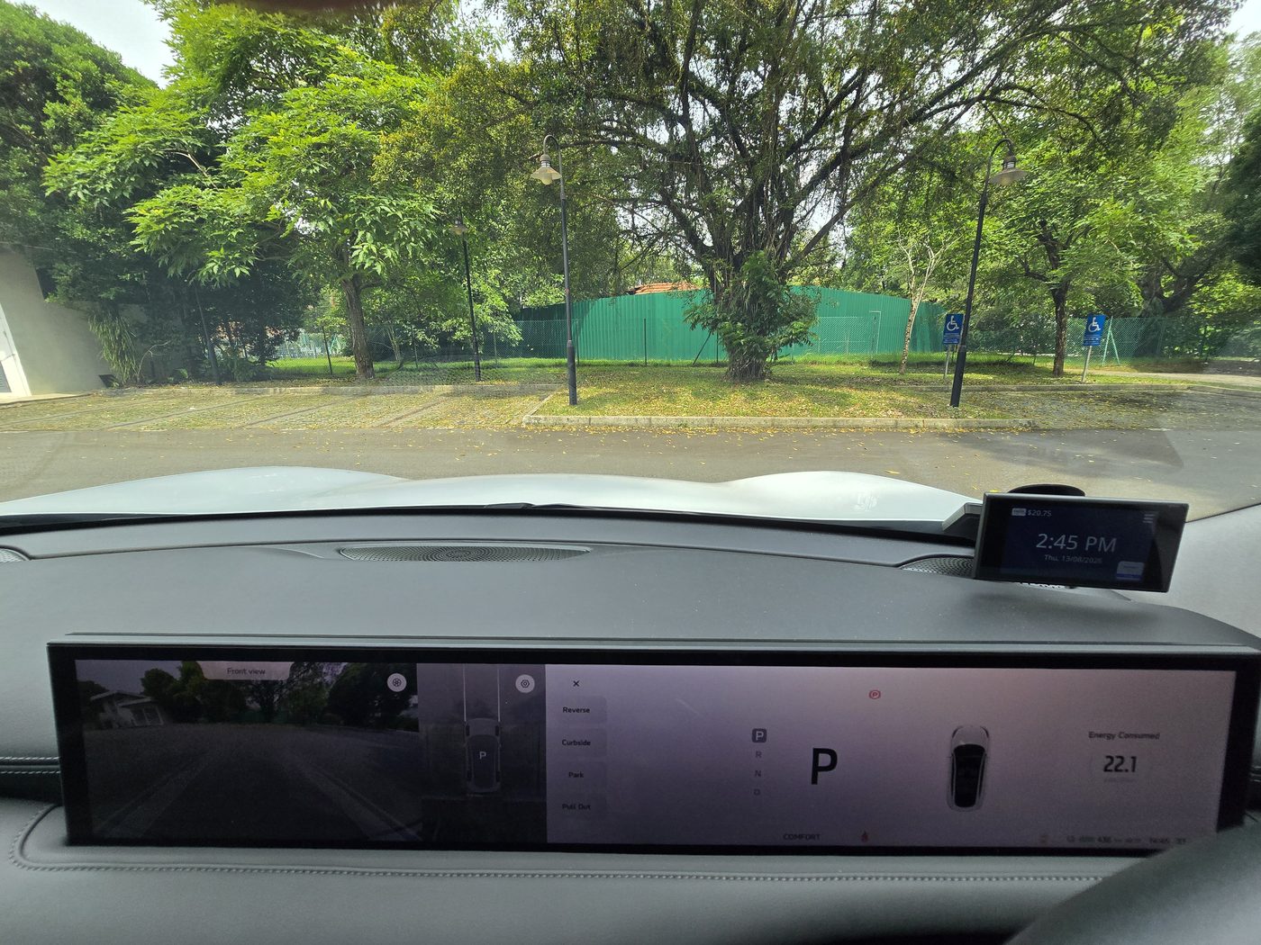 IM6 driver display showing energy consumed of 22.1 kWh per 100 km