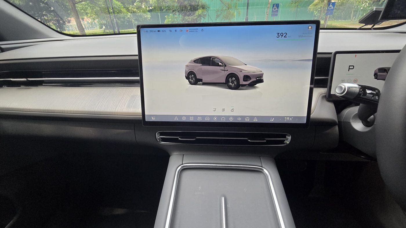 XPENG G6 Air home screen with the 3D car avatar on the 15.6-inch display